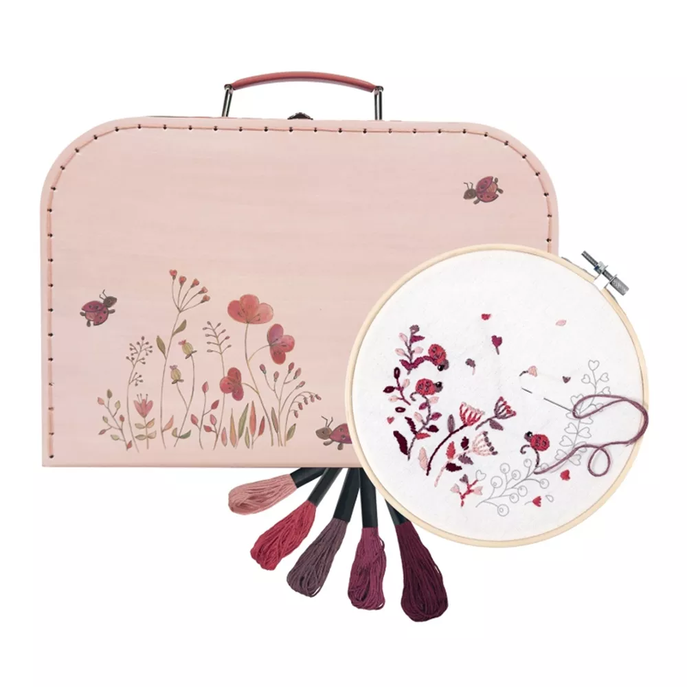 Borduurkit Lieveheersbeestjes in koffer. 7+